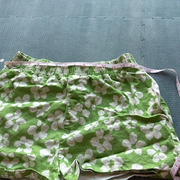 Topshop Hibiscus Floral Print Shorts In Green - Picture 4 of 5